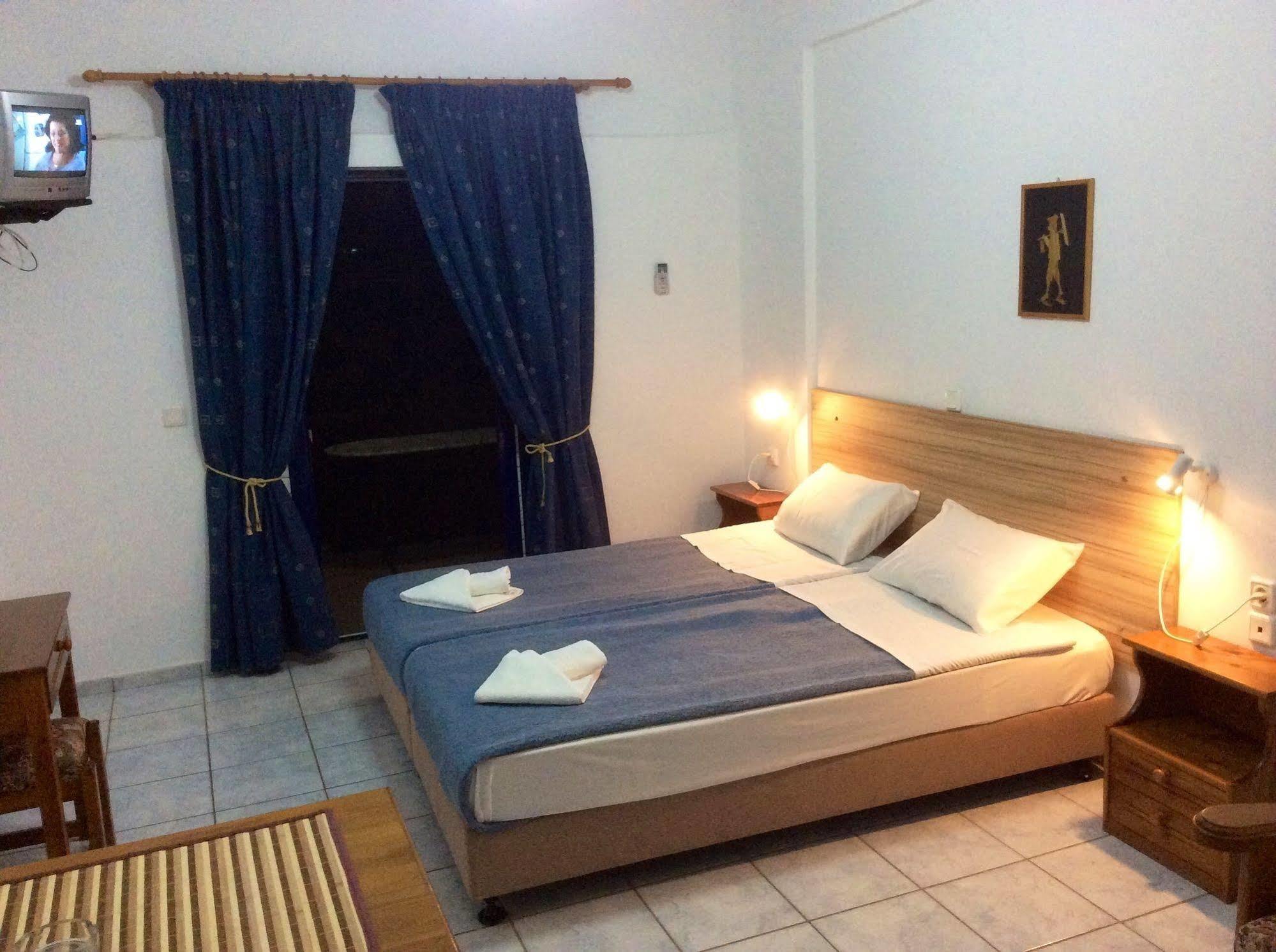 Maria'S Studios Frangocastelo ภายนอก รูปภาพ